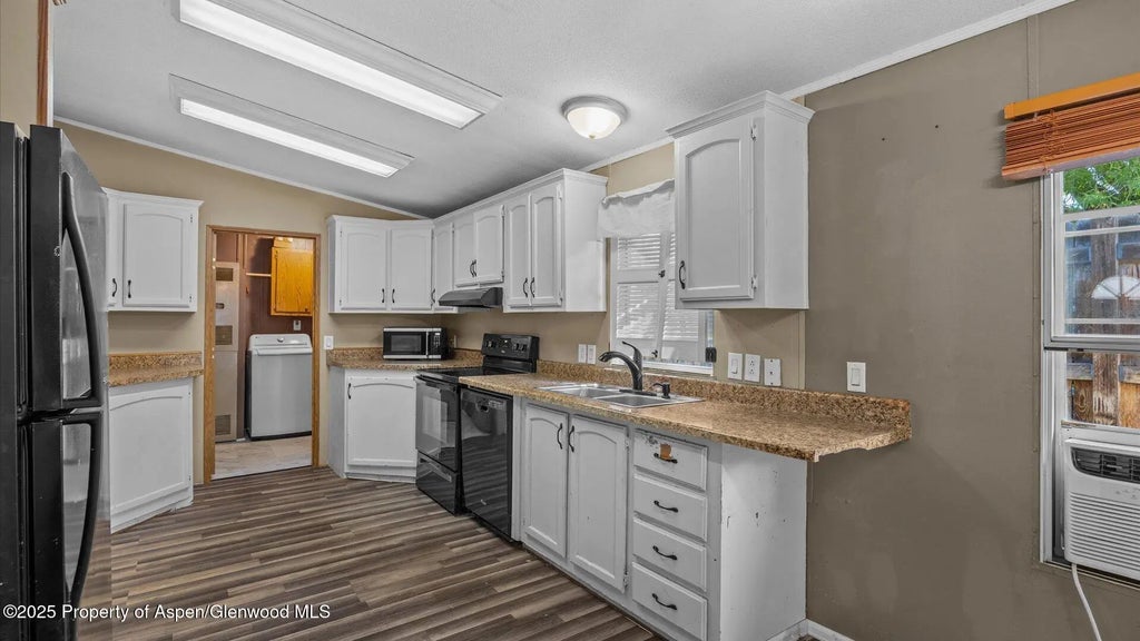 9 of 26 - 61 Cedar Circle, Battlement Mesa, CO