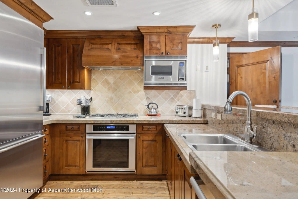 8 of 25 - 415 E Dean St, Unit 22, Week 6, Aspen, CO