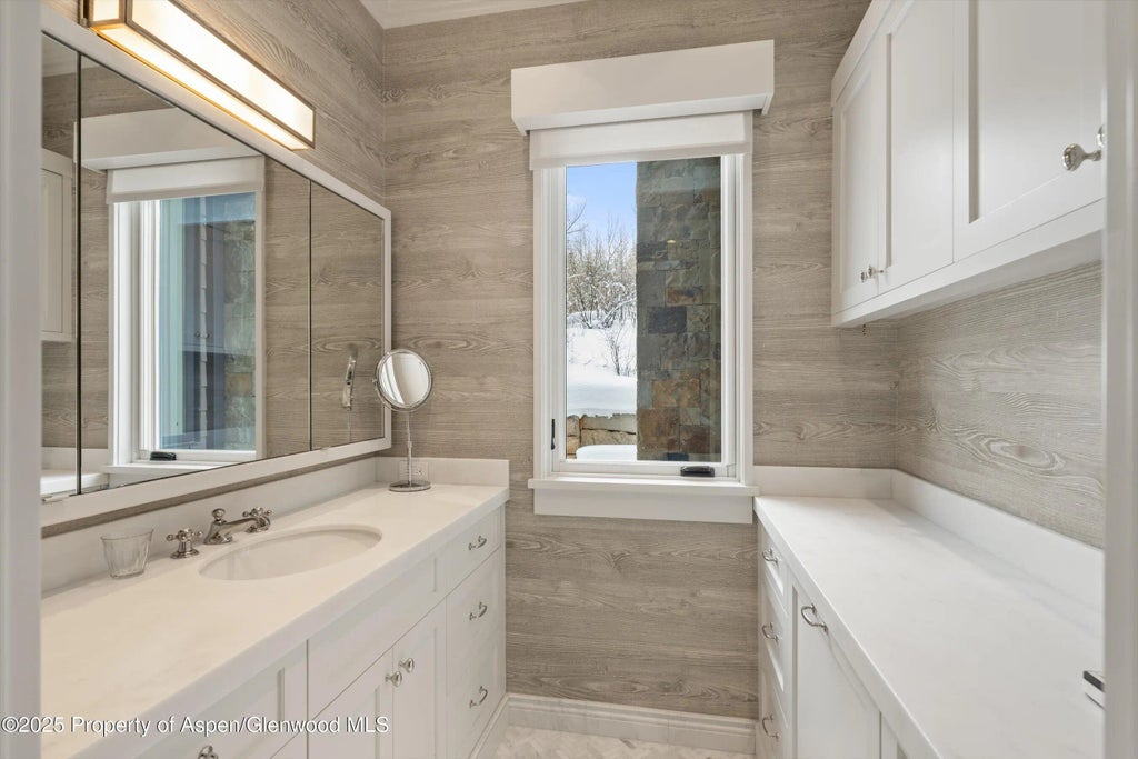 20 of 39 - 10 Ute Place, Aspen, CO
