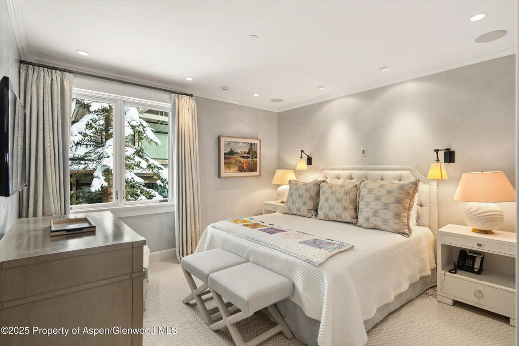 22 of 39 - 10 Ute Place, Aspen, CO