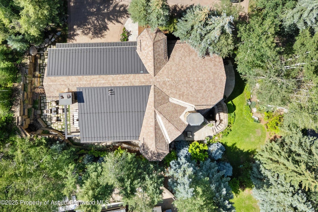 37 of 39 - 10 Ute Place, Aspen, CO