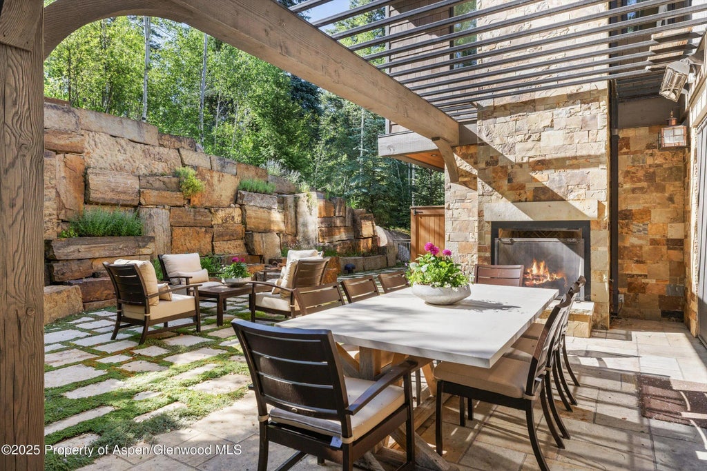 4 of 39 - 10 Ute Place, Aspen, CO