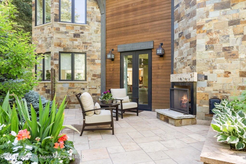 7 of 39 - 10 Ute Place, Aspen, CO