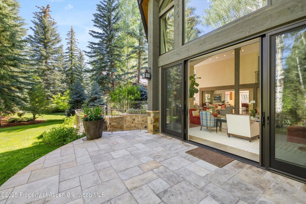 8 of 39 - 10 Ute Place, Aspen, CO