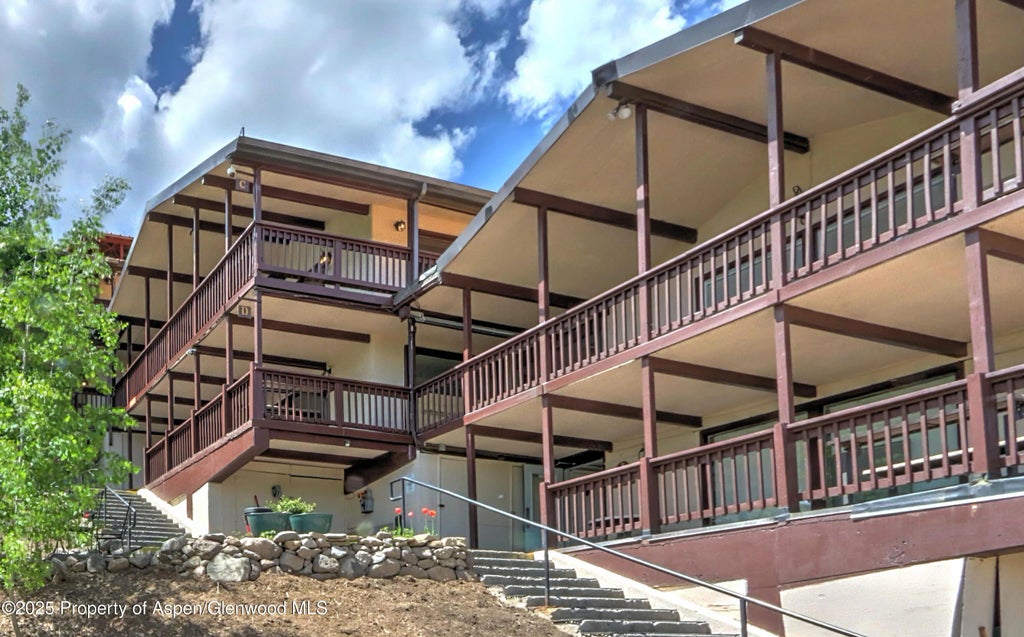 1 of 19 - 11101 County Road 117 B6, Glenwood Springs, CO
