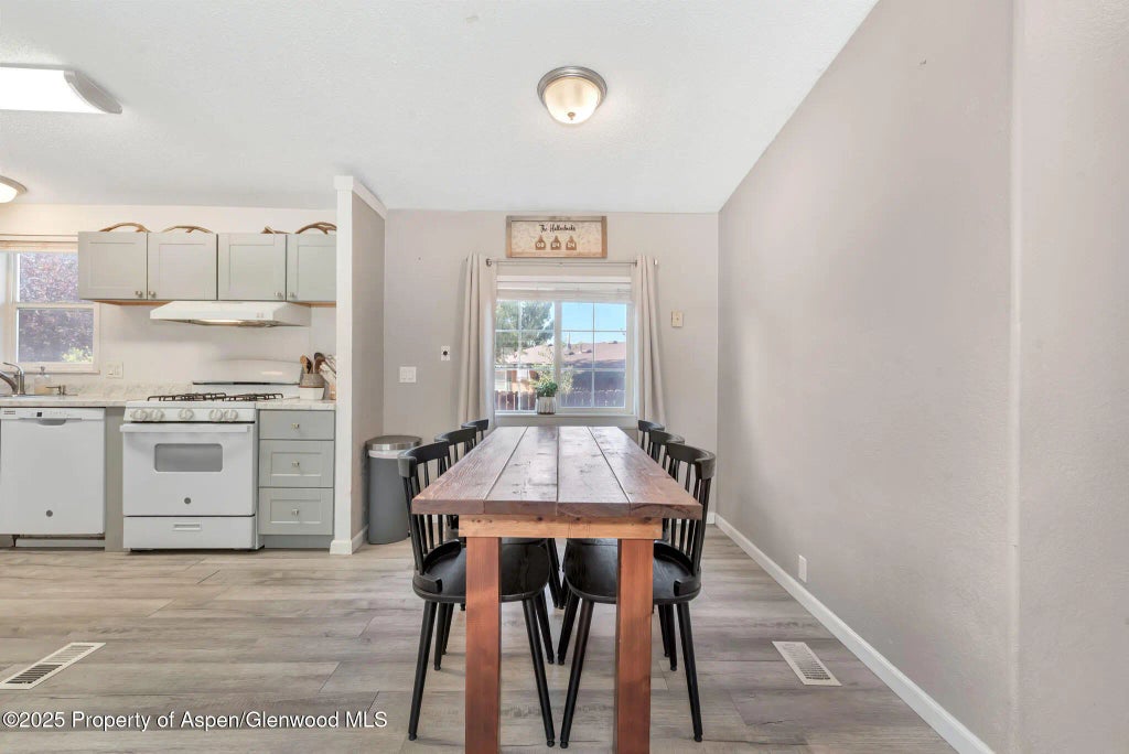 6 of 28 - 2152 Jeffcoat Drive, Craig, CO