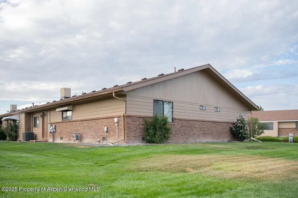 4 of 27 - 1510 Kent Avenue A, Montrose, CO
