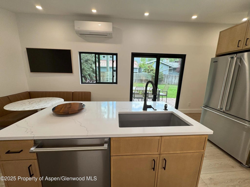 7 of 17 - 548.5 Spruce Street, Aspen, CO