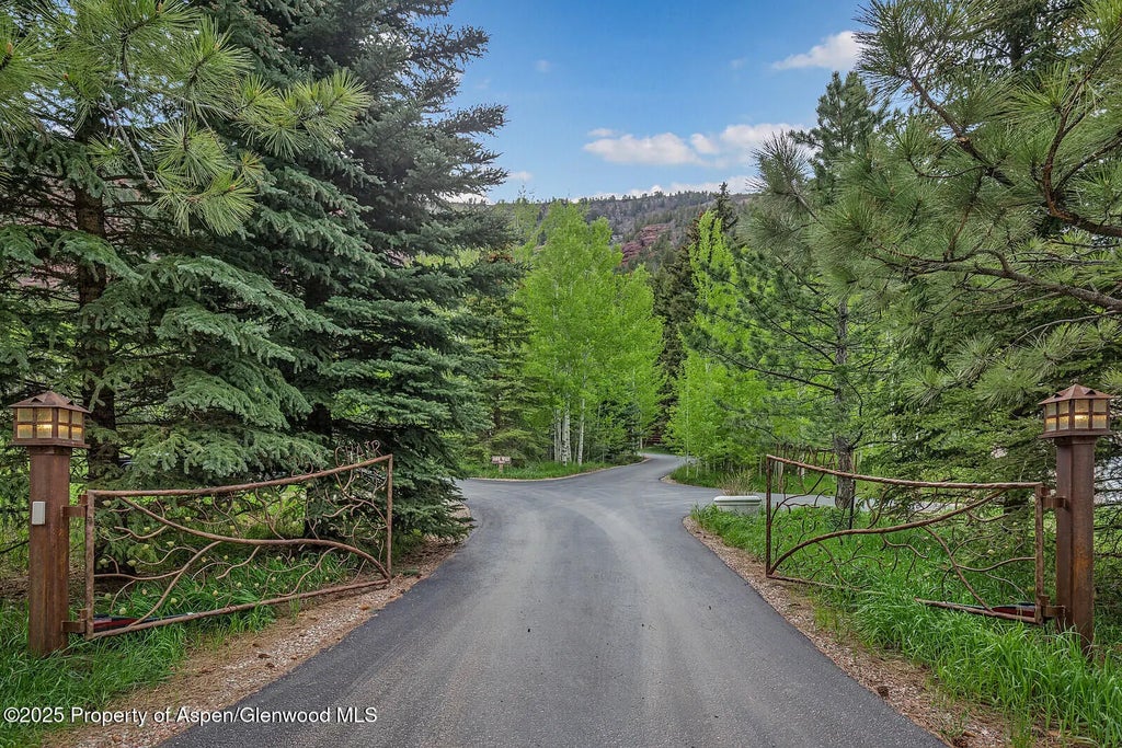 48 of 52 - 251 Chair Mountain Drive, Redstone, CO