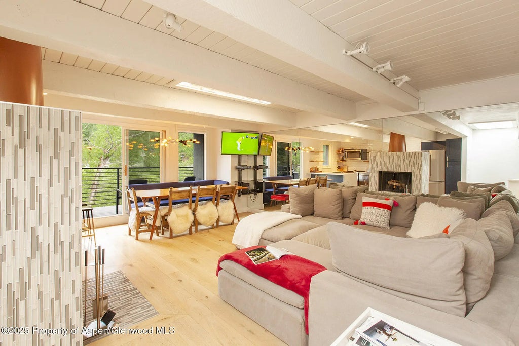 2 of 37 - 1039 E Cooper Avenue 16a, Aspen, CO