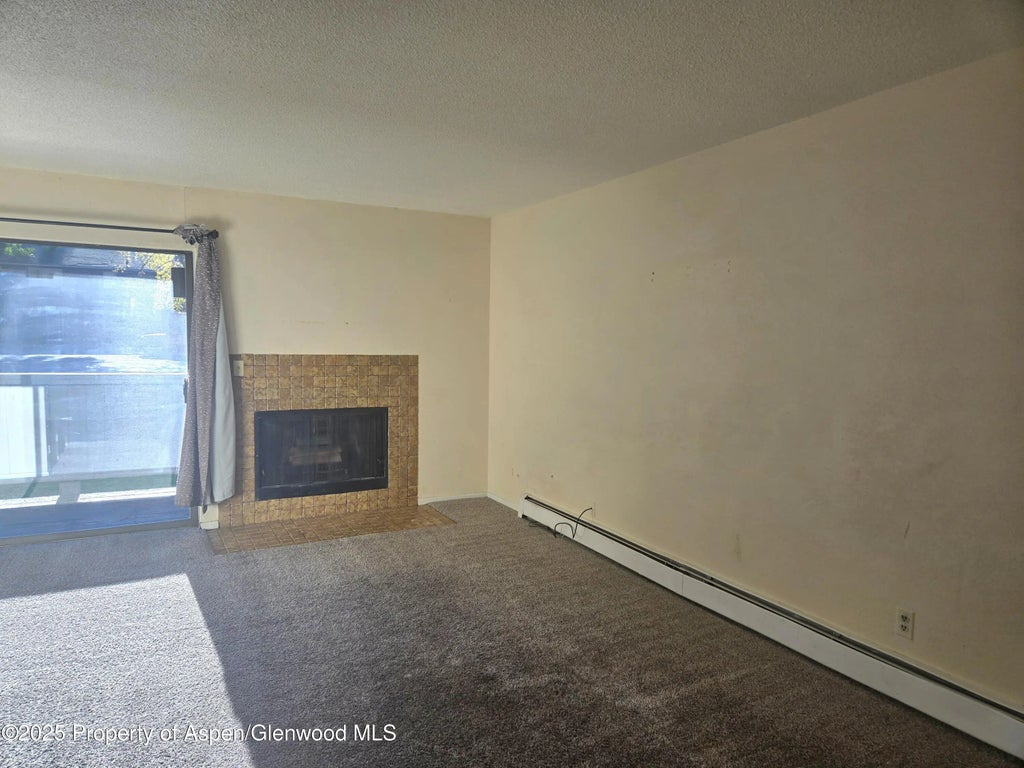 3 of 8 - 1527 Blake Avenue 211, Glenwood Springs, CO