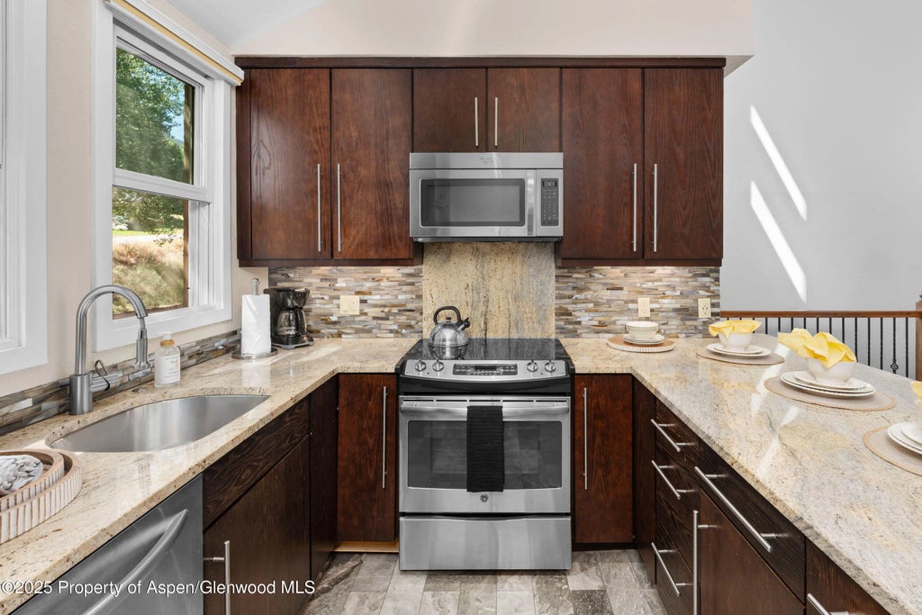 9 of 45 - 425 Wood Road 13, Snowmass Village, CO