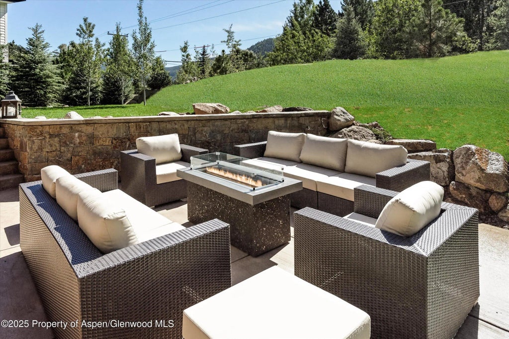 9 of 33 - 39 Roaring Fork Drive, Aspen, CO