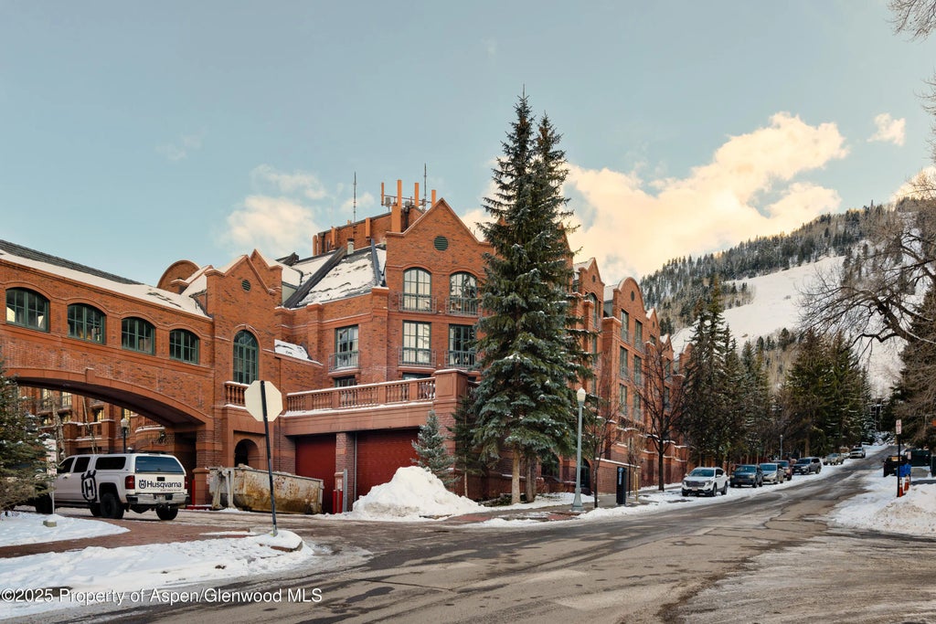 23 of 23 - 315 E Dean Street B65 3,4,34,49, Aspen, CO