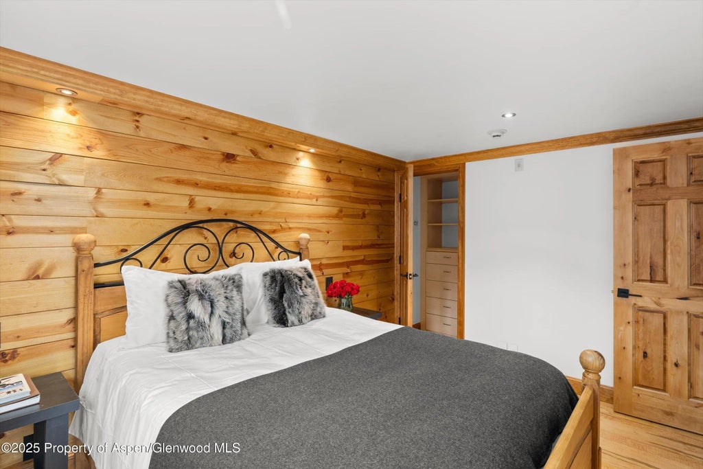 13 of 14 - 914 Waters Avenue 20, Aspen, CO