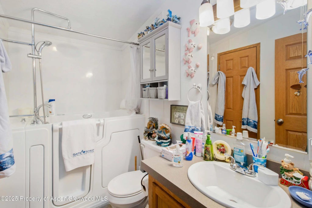 10 of 16 - 17 Mineral Springs Circle, Parachute, CO