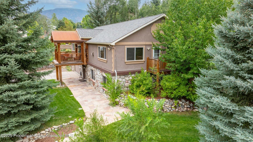 2 of 32 - 390 Jenny Place, New Castle, CO