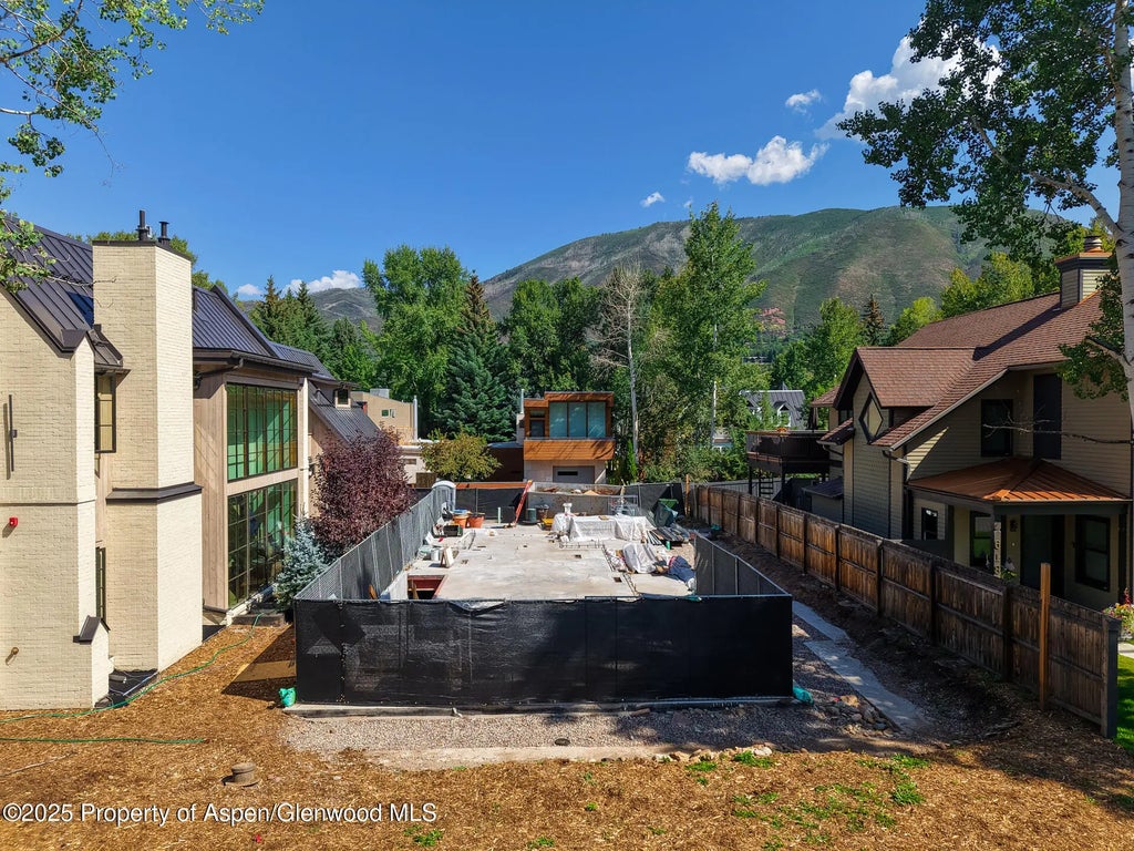 18 of 25 - 622 W Smuggler Street, Aspen, CO