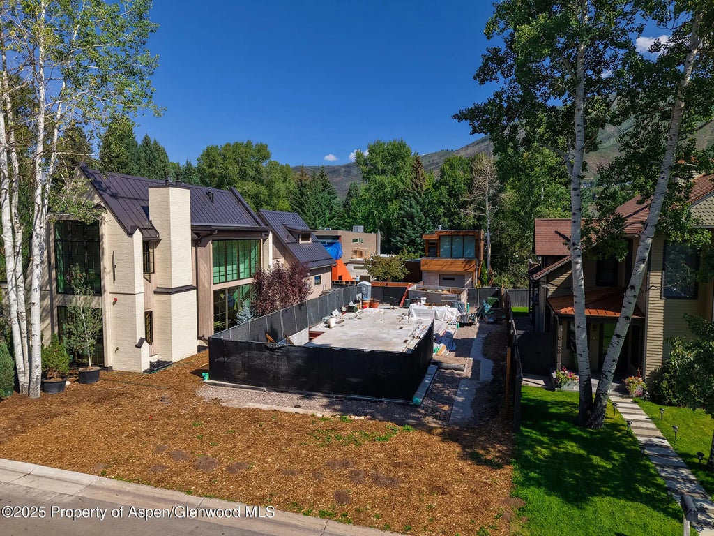 2 of 25 - 622 W Smuggler Street, Aspen, CO