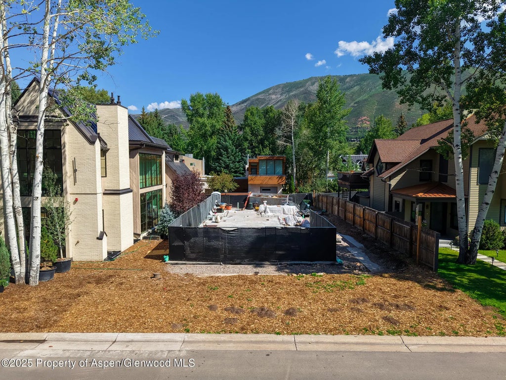 3 of 25 - 622 W Smuggler Street, Aspen, CO
