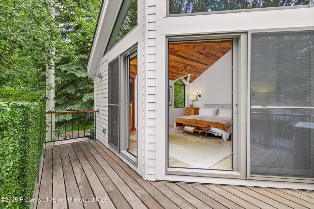 14 of 34 - 437 W Smuggler Street, Aspen, CO