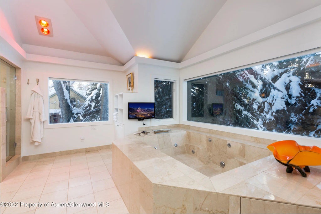 17 of 34 - 437 W Smuggler Street, Aspen, CO