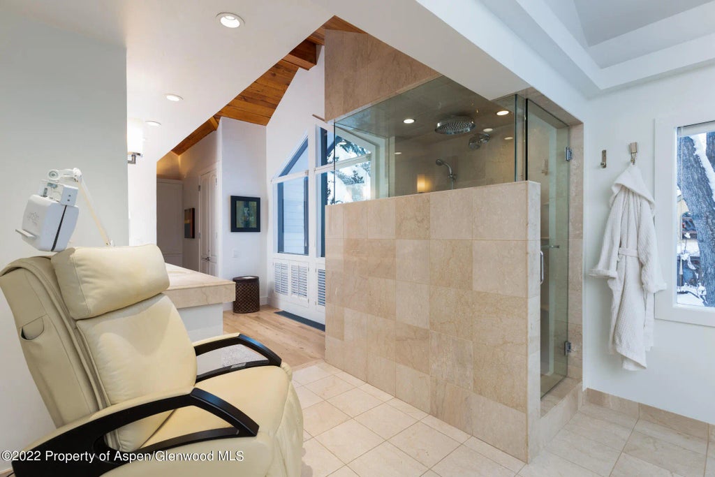 18 of 34 - 437 W Smuggler Street, Aspen, CO