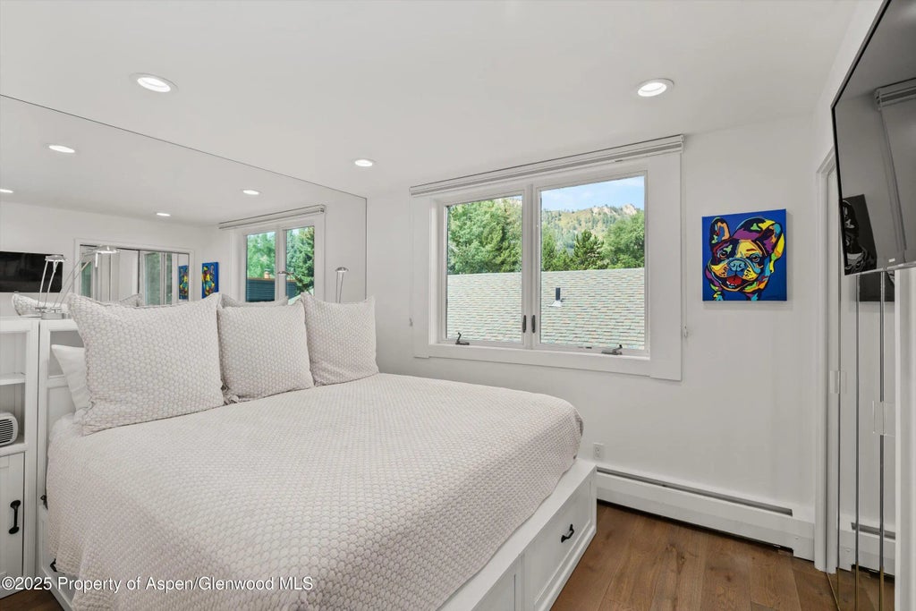 11 of 16 - 926 Waters Avenue 301, Aspen, CO