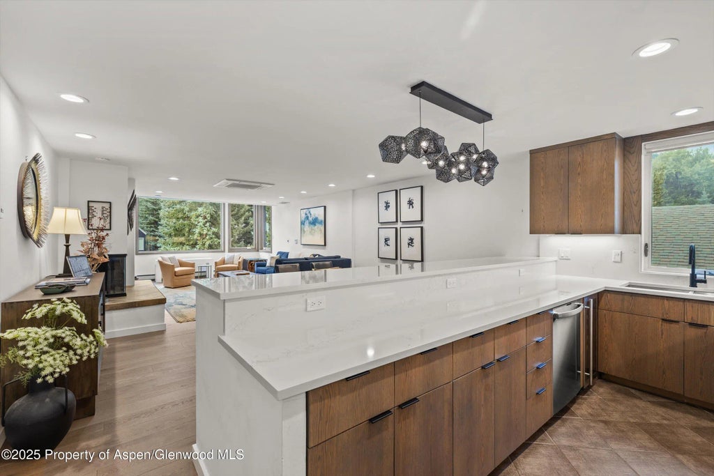 6 of 16 - 926 Waters Avenue 301, Aspen, CO