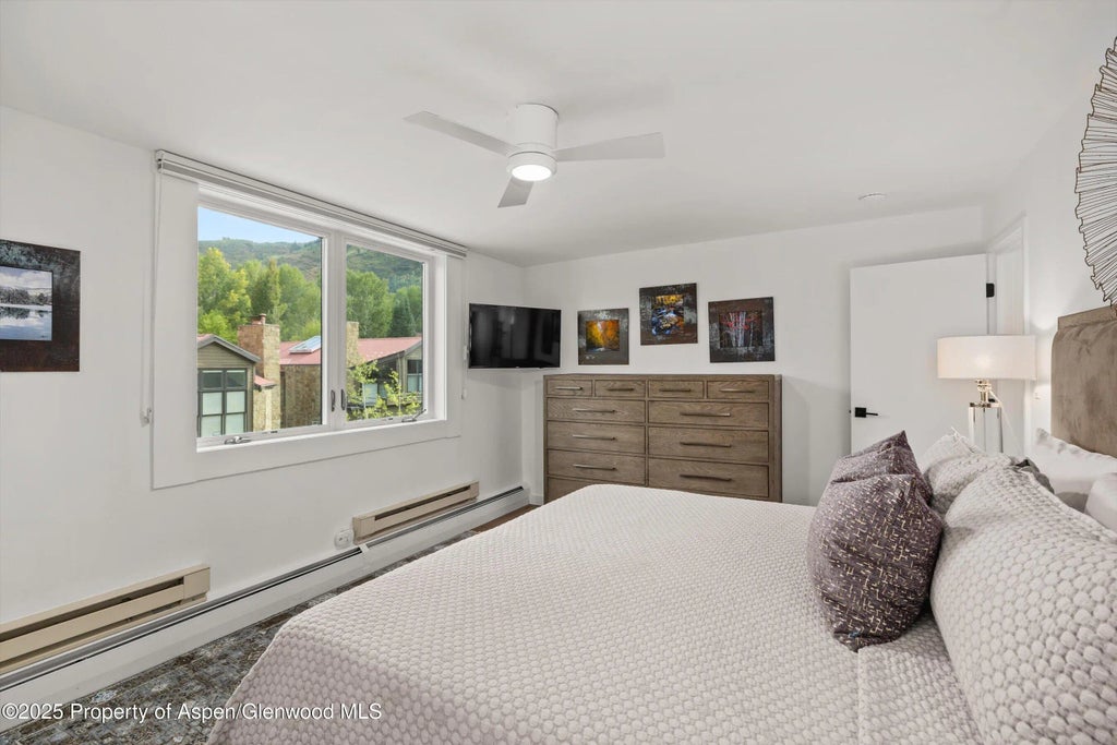 9 of 16 - 926 Waters Avenue 301, Aspen, CO