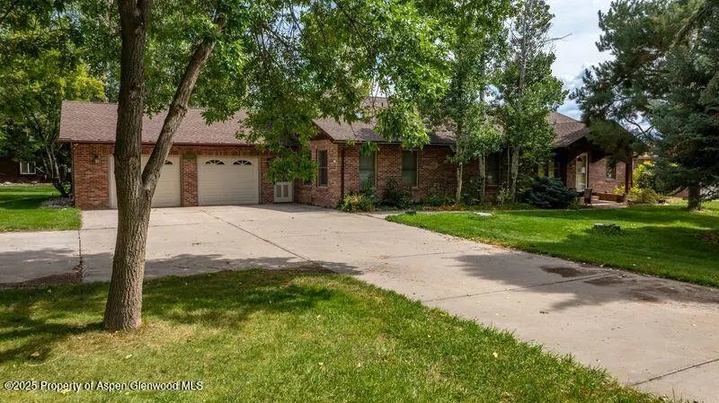1 of 31 - 3724 County Road 214, Silt, CO
