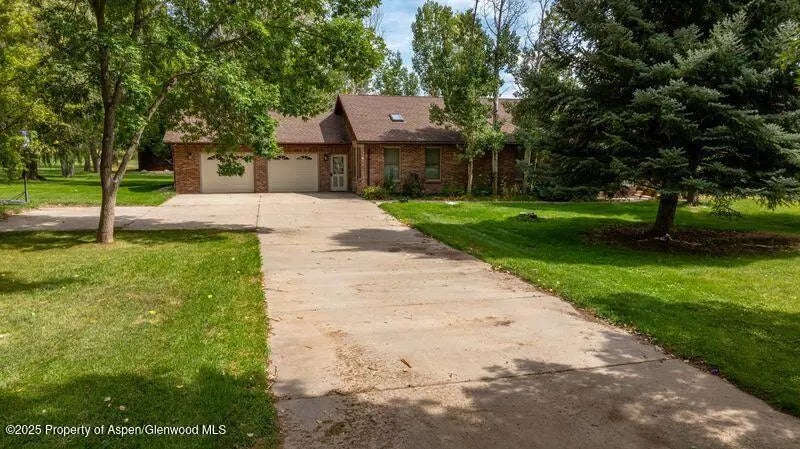 6 of 31 - 3724 County Road 214, Silt, CO