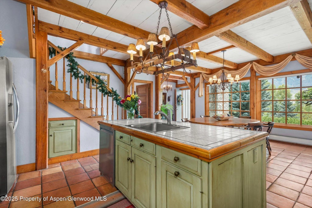 10 of 37 - 927 Red Mountain Road, Aspen, CO