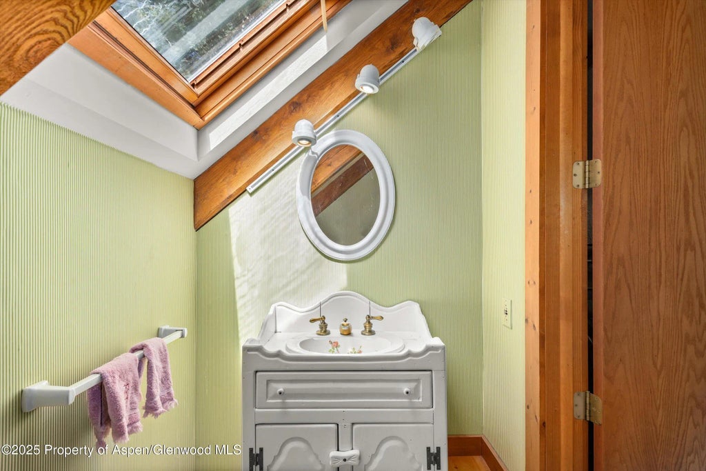 27 of 37 - 927 Red Mountain Road, Aspen, CO