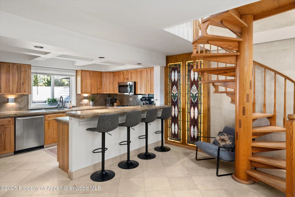 8 of 31 - 650 S Monarch Street Unit 11, Aspen, CO