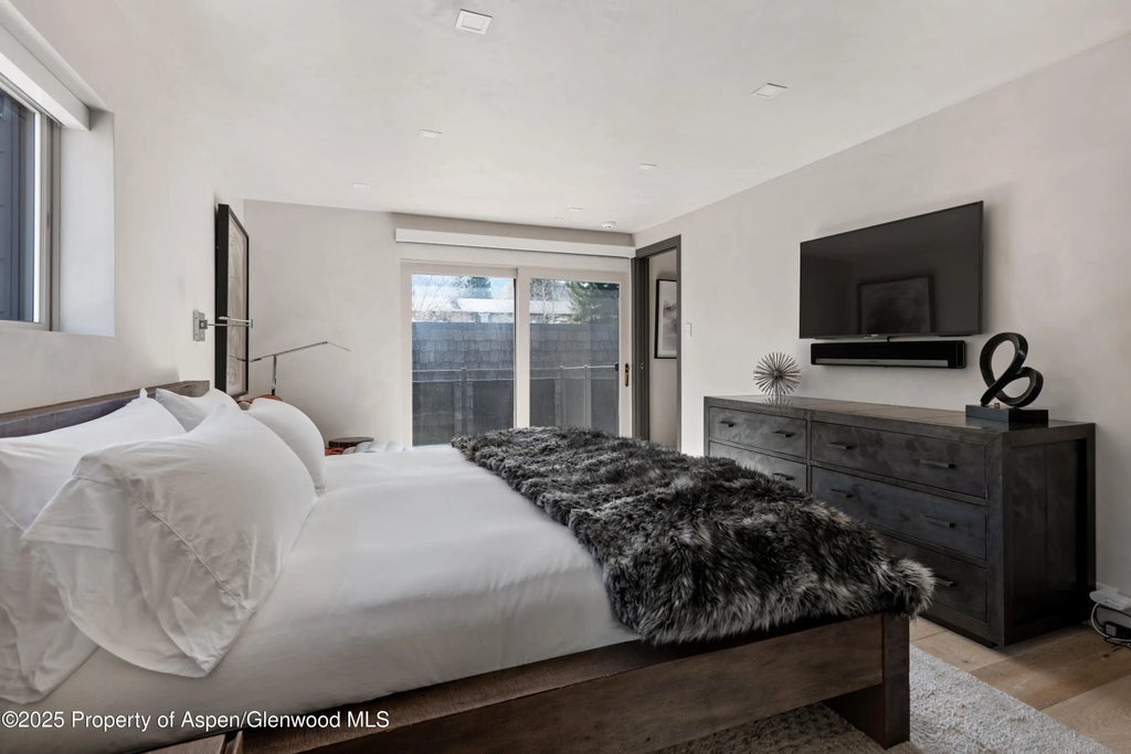 10 of 19 - 124 E Durant Avenue 7, Aspen, CO