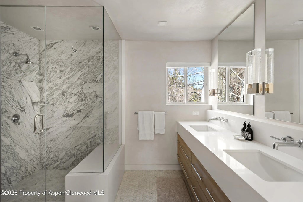 11 of 19 - 124 E Durant Avenue 7, Aspen, CO