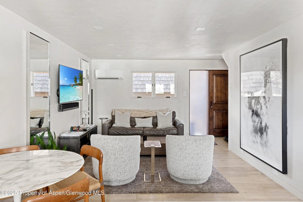 8 of 19 - 124 E Durant Avenue 7, Aspen, CO