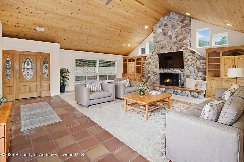 9 of 38 - 703 Silver Oak Drive, Glenwood Springs, CO