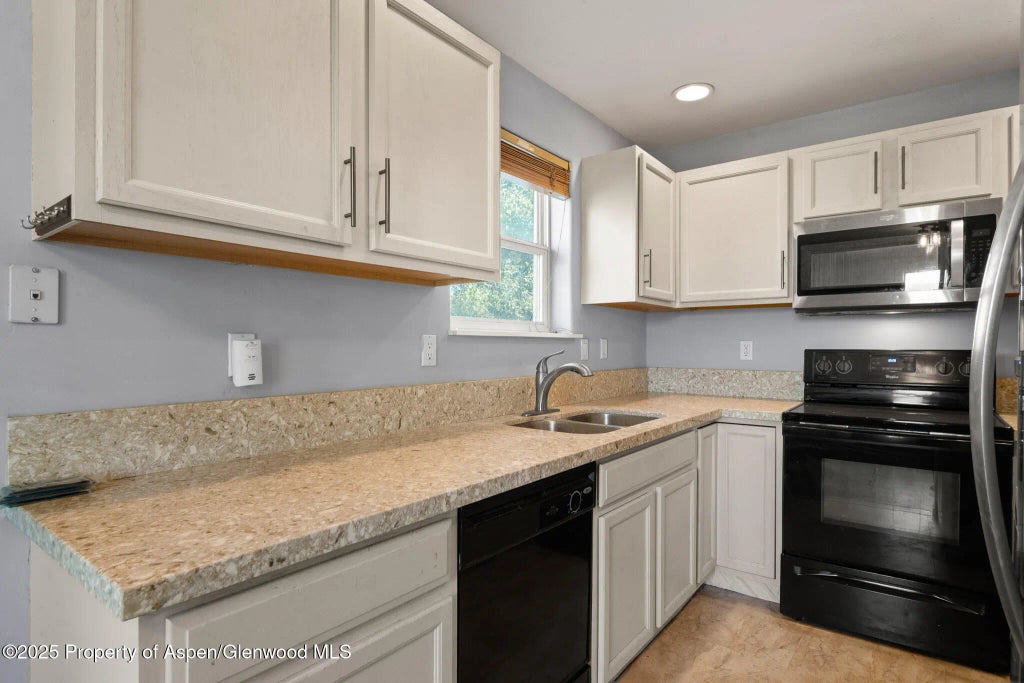 9 of 20 - 2501 Meadow Circle, Rifle, CO