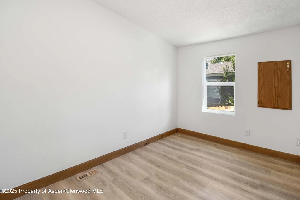 10 of 24 - 161 James Circle, ElJebel, CO