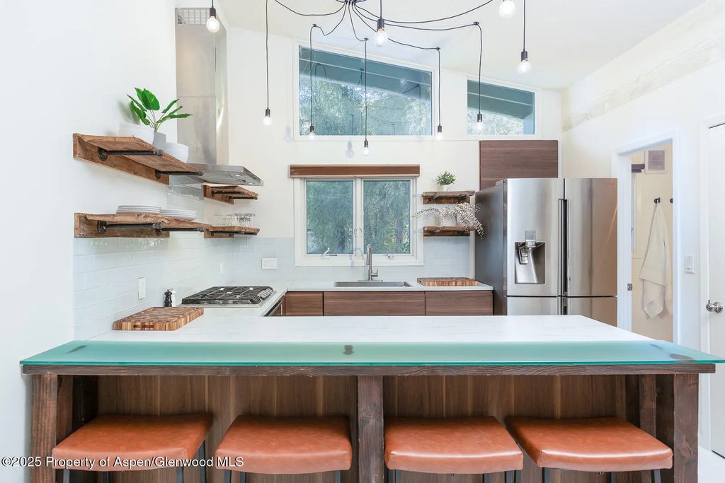4 of 20 - 415 Park Circle 5, Aspen, CO