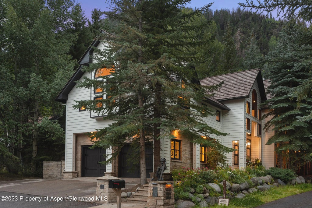 2 of 43 - 901 Ute Avenue, Aspen, CO