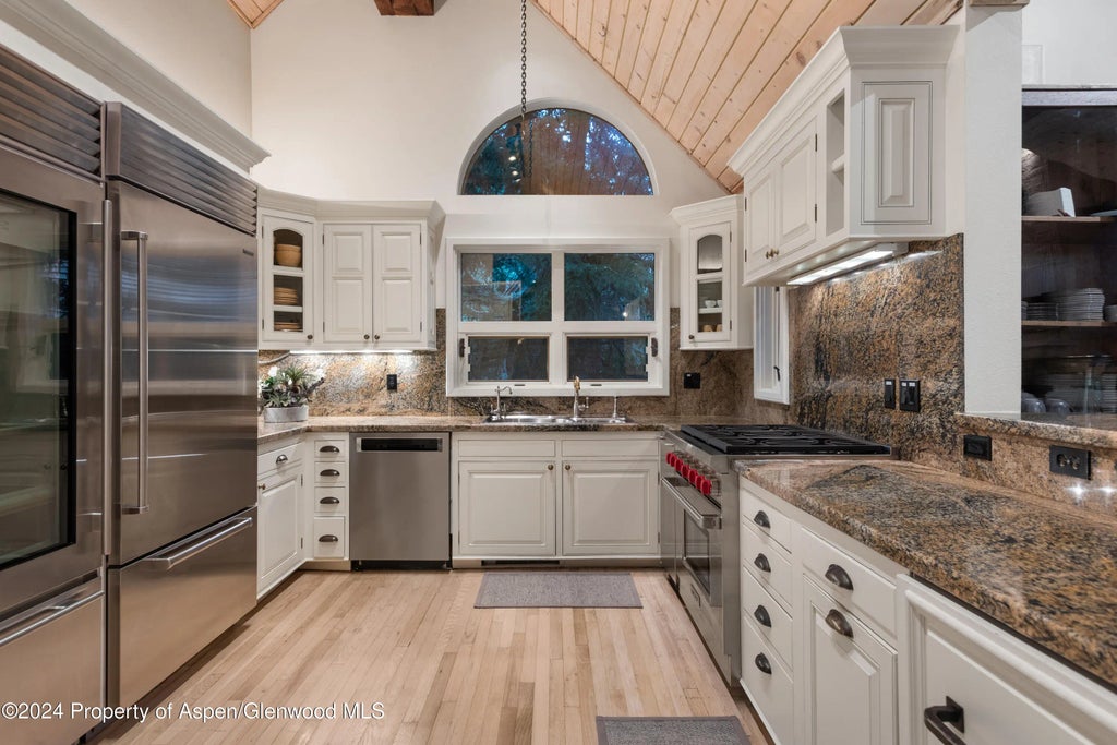 11 of 40 - 901 Ute Avenue, Aspen, CO