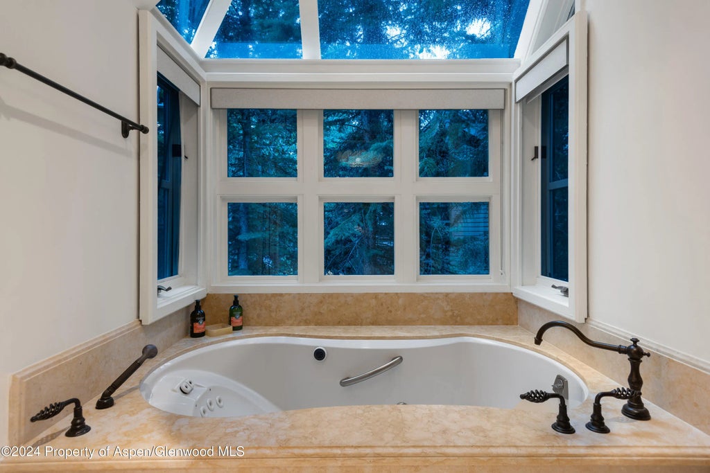 21 of 40 - 901 Ute Avenue, Aspen, CO