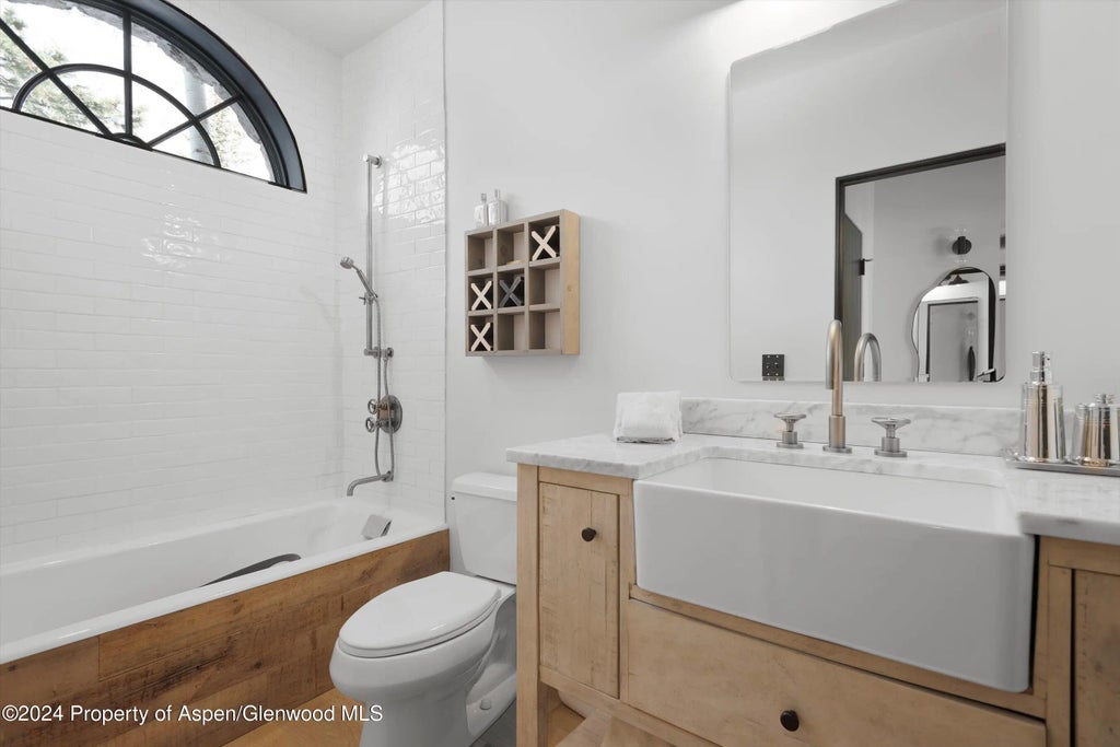 35 of 63 - 931 N Hayden Road, Aspen, CO