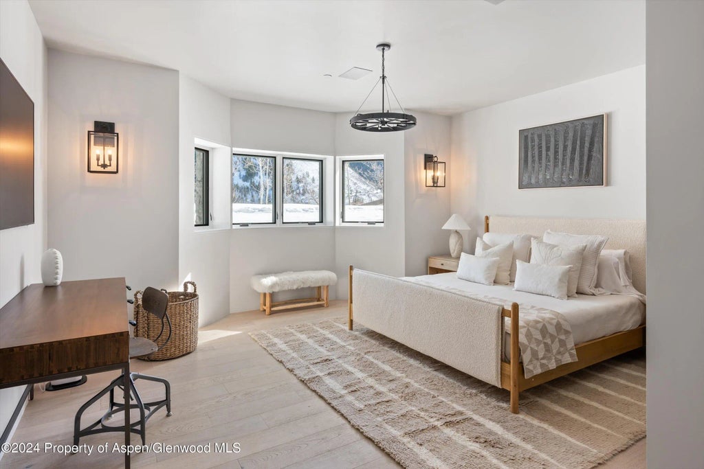 39 of 63 - 931 N Hayden Road, Aspen, CO