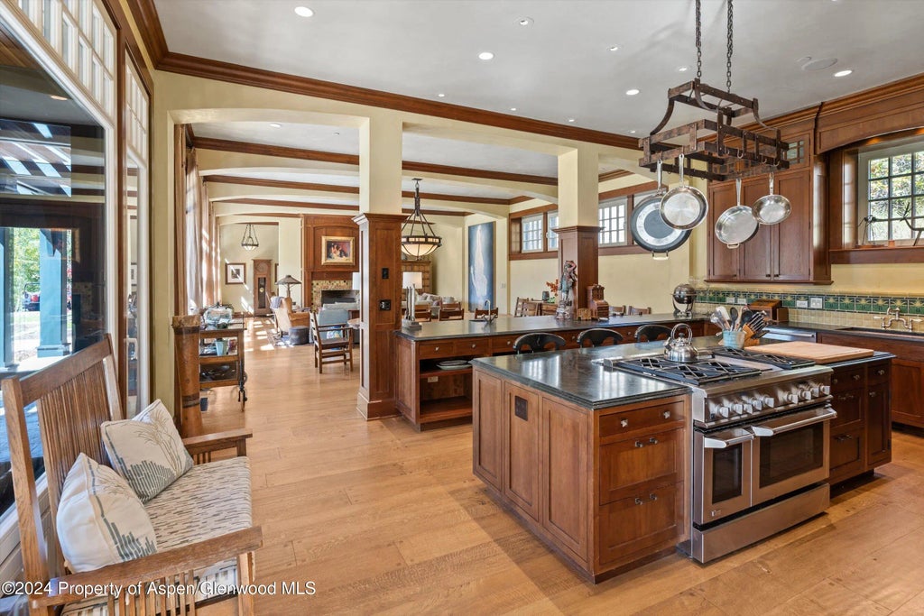 8 of 37 - 200 Jalanda Lane, Aspen, CO