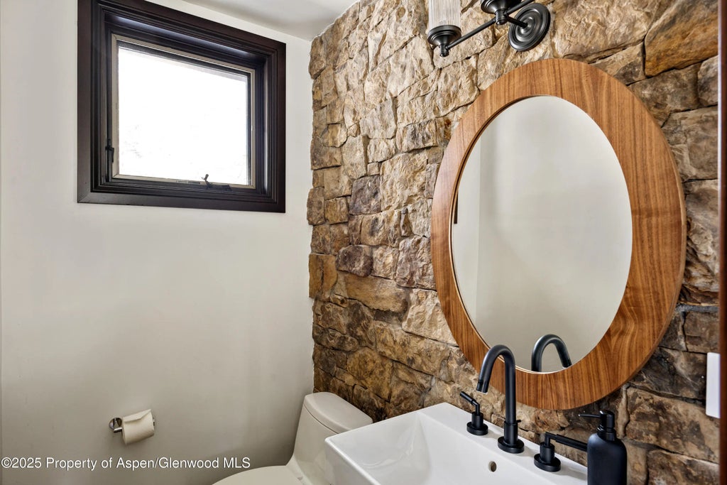 11 of 27 - 42553 Highway 82, Aspen, CO