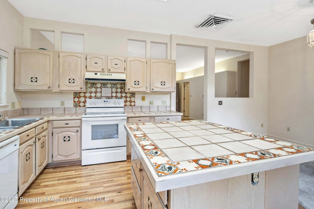 8 of 26 - 62 Limberpine Circle, Parachute, CO